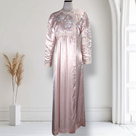 Natori Pink Satin Dressing Gown Robe Size M Floral Embroidery Lace Trim -  www.rajagirimanappuram.com